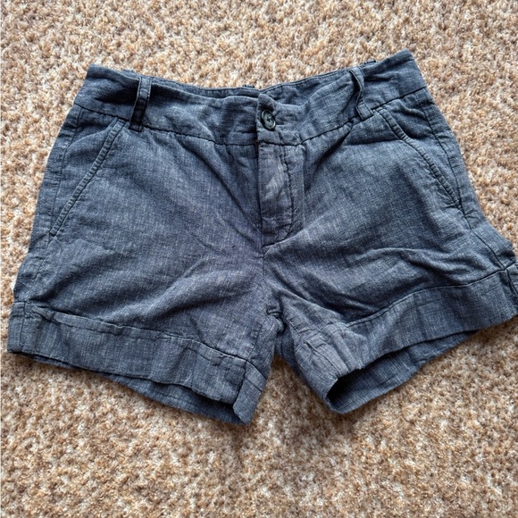 Express  Women's Shorts size 4 - Picture 1 of 4